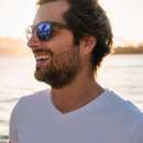 Handsome, tall and tanned guy wants to meet shy woman in Palm Springs